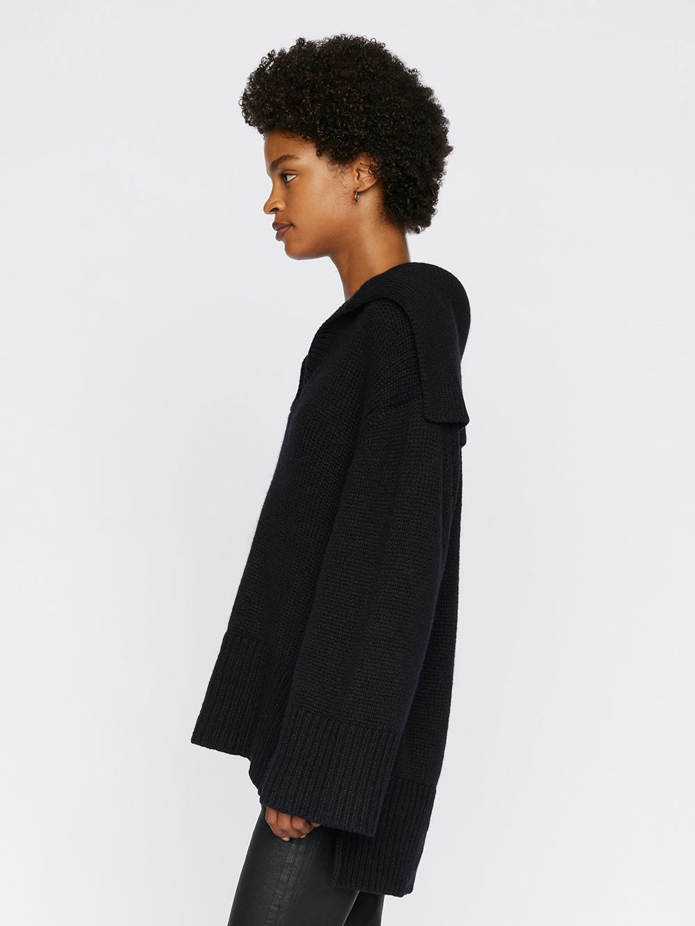 sweater side view alt:fit1